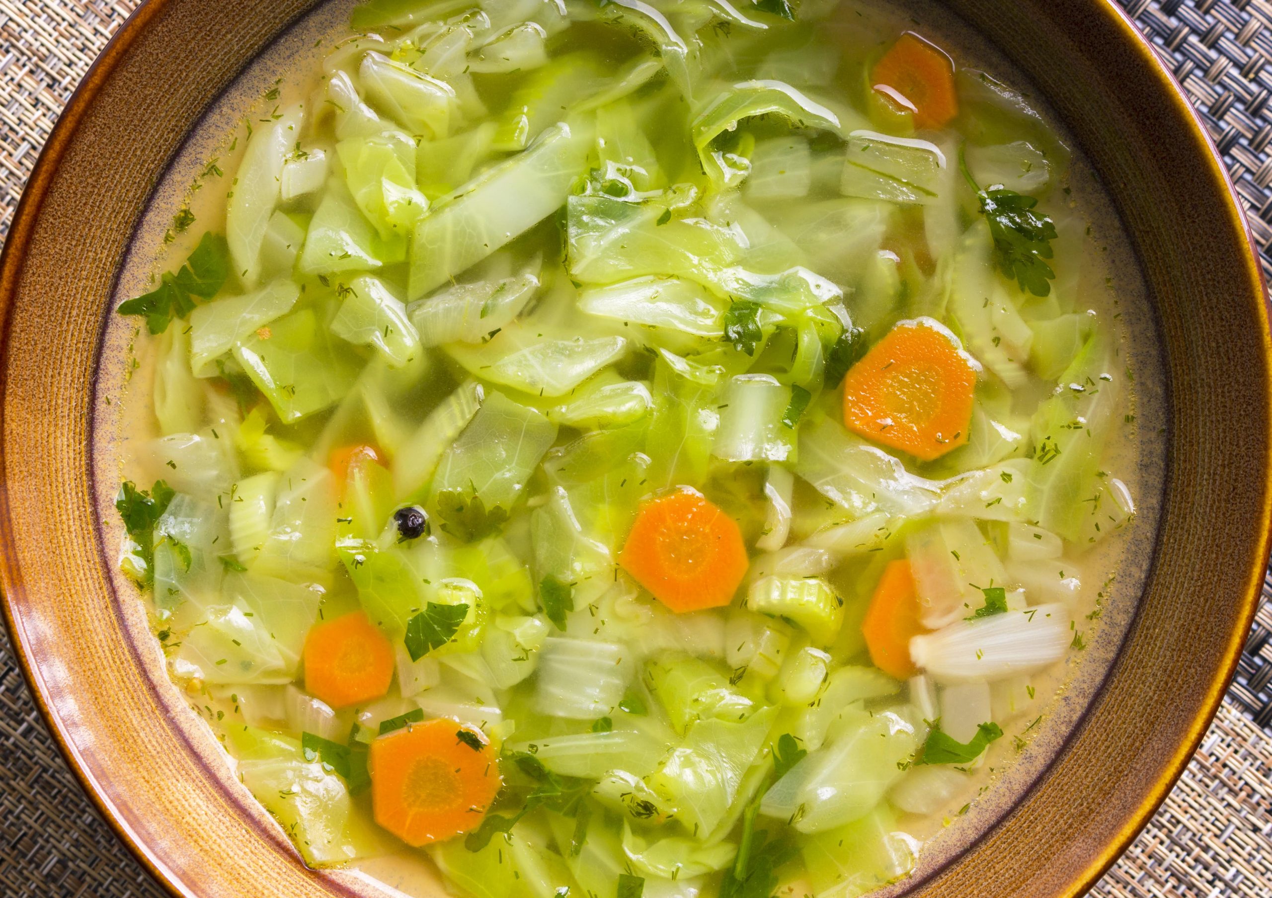 Заморозить щи. Суп с пекинской капустой. Суп из пекинской капусты. Овощной суп без мяса. Овощной суп для похудения.