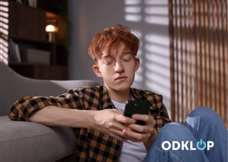 TikTok otrokom priporoča pornografske vsebine